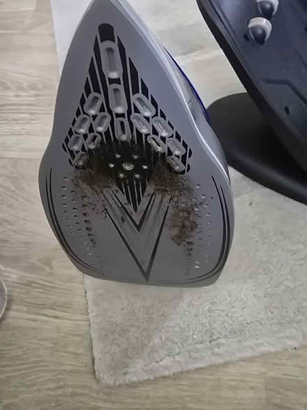 Photo of free 2 in1 Corded/Cordless Iron (Foxwood YO24) #4