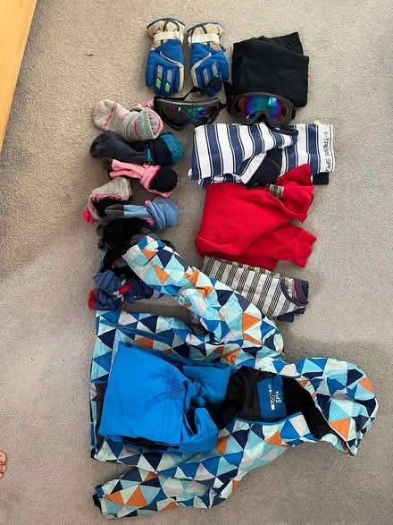 Photo of free Various kids ski winter clothing (Twickenham TW1) #1