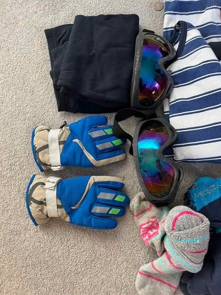 Photo of free Various kids ski winter clothing (Twickenham TW1) #3