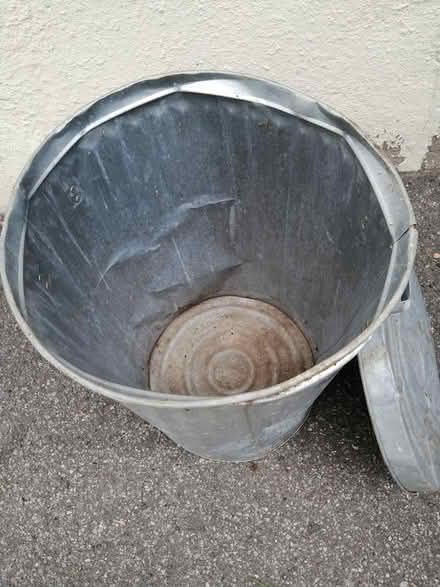 Photo of free Garbage Can (Old Ottawa East) #2