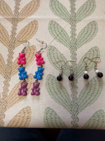 Photo of free Earrings #2 (Erin Mills&QEW) #1
