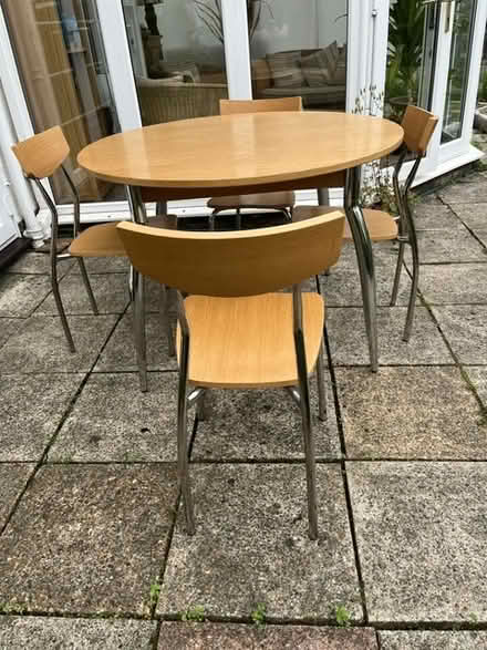 Photo of free Round table and 4 chairs (Salfords, Redhill, RH1) #4
