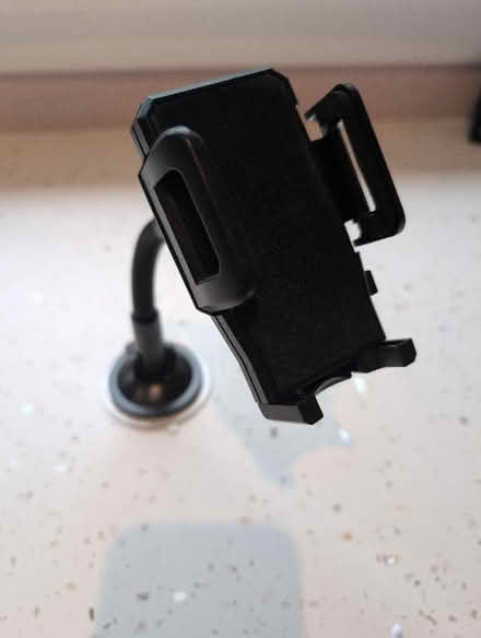 Photo of free Windscreen mount phone holder (Dumbreck G41) #1
