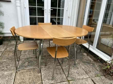 Photo of free Round table and 4 chairs (Salfords, Redhill, RH1) #1