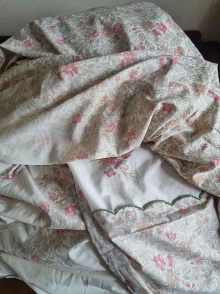 Photo of free Queen size duvet cover (Bangor LL57) #1