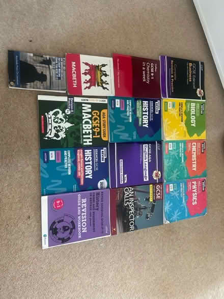 Photo of free GCSE textbooks (TN13 3ND) #1