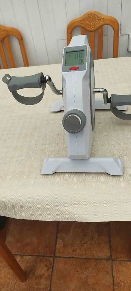 Photo of free portable foot pedal excerciser (Kimmage) #1