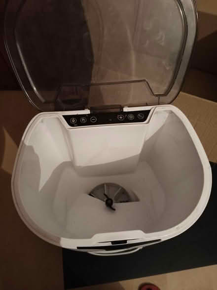 Photo of free Automatic dry food feeder cats (Richmond TW9) #2