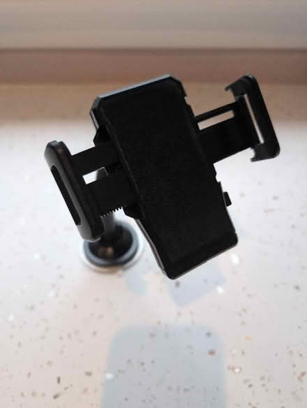 Photo of free Windscreen mount phone holder (Dumbreck G41) #2