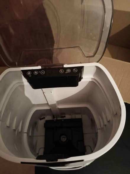 Photo of free Automatic dry food feeder cats (Richmond TW9) #3