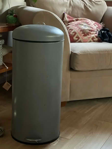 Photo of free Grey rubbish bin (Barnwell) #1
