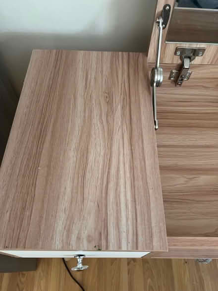 Photo of free Vanity/dressing table (WD23) #3