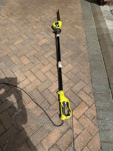 Photo of free Electric Telescopic Hedge Trimmer (East Barming ME16) #1