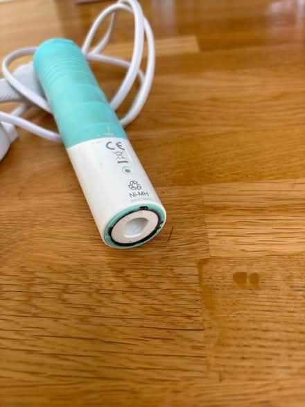 Photo of free Oral b toothbrush (B437la) #3