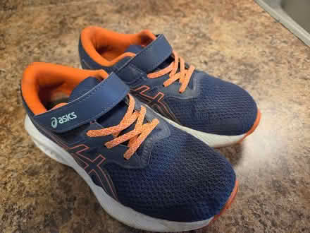 Photo of free Girls running shoes size 1 (West end) #1