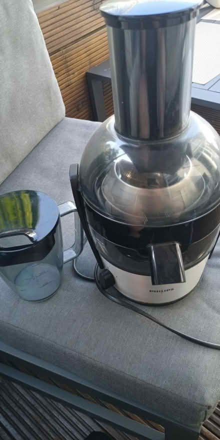 Photo of free Juicer Philips + jar (Dorking RH4) #1