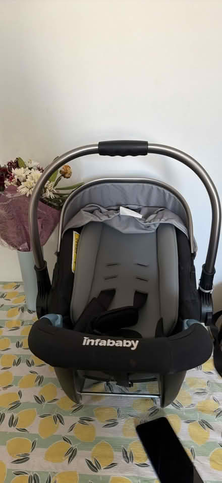 Photo of free Car seat (Ub77rl) #1