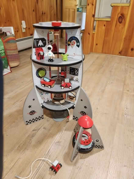 Photo of free Space Ship (Granby, MA) #2