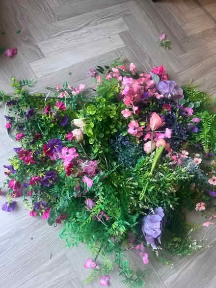 Photo of free Fake flowers (Loughton Ig10) #2