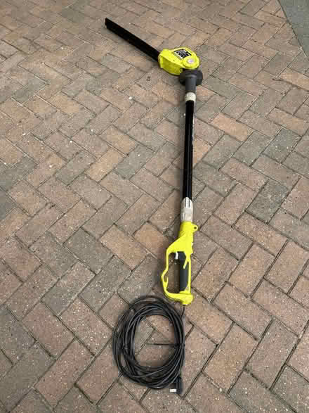 Photo of free Electric Telescopic Hedge Trimmer (East Barming ME16) #2