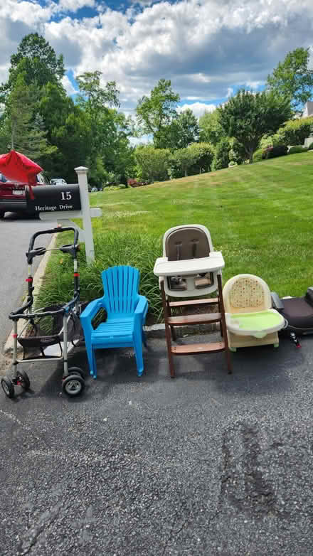 Photo of free Pleasantville NY☆curb alert☆ (Heritage Drive Pleasantville) #1