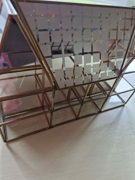 Photo of free Display case (Currie EH14) #2