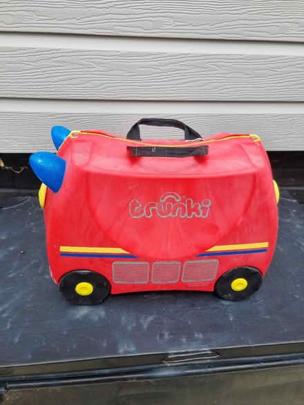 Photo of free Trunki kids suitcase (Steventon OX13) #1