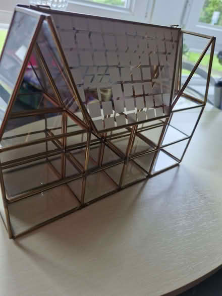 Photo of free Display case (Currie EH14) #3