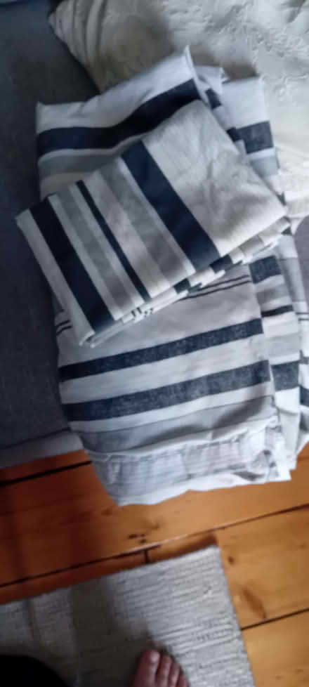 Photo of free Double duvet cover 1 pillowcase (Ferryhill AB11) #1