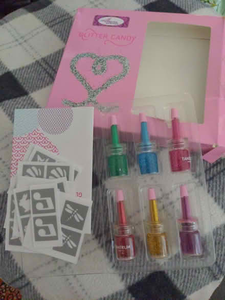 Photo of free Glitter tattoo kit (Earley RG6) #1