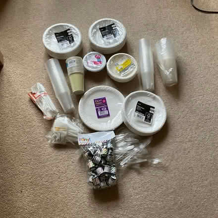 Photo of free Party plates, etc, and partypoppers (Kingston upon Thames, Norbiton) #1