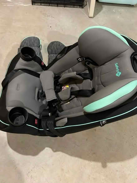 Photo of free Safety first car seat (Oxford) #1