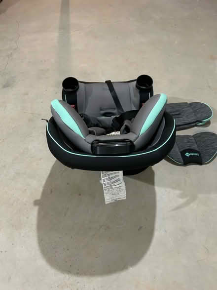Photo of free Safety first car seat (Oxford) #2
