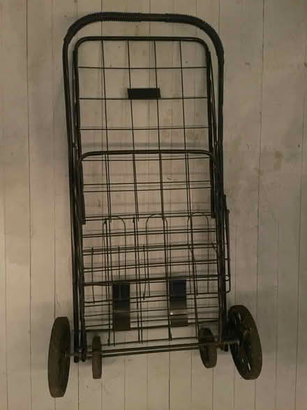 Photo of free Grocery cart (Upper NW) #2