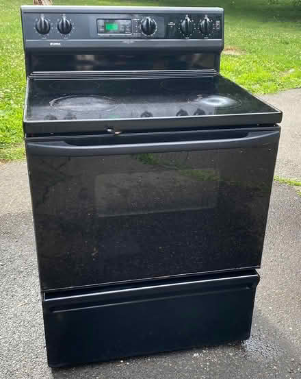 Photo of free Kenmore Electric Range 30” (Ridgefield, CT) #1