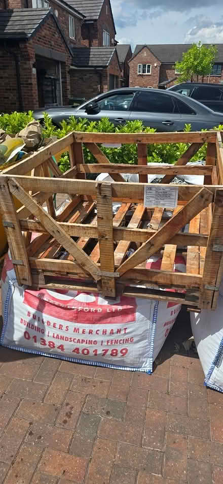 Photo of free Stillage, pallett (Brierley Hill DY5) #1