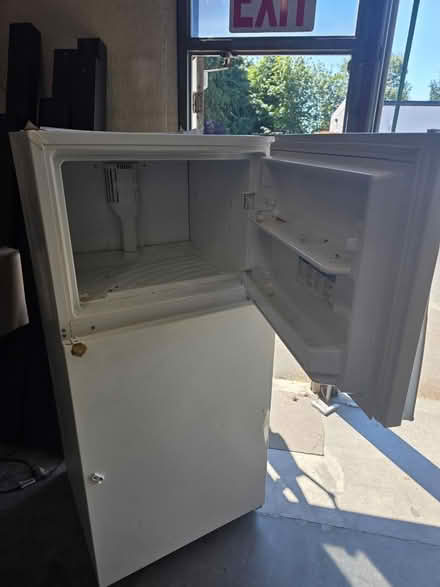 Photo of free Refrigerator (Everett/Lynnwood/Edmonds) #1