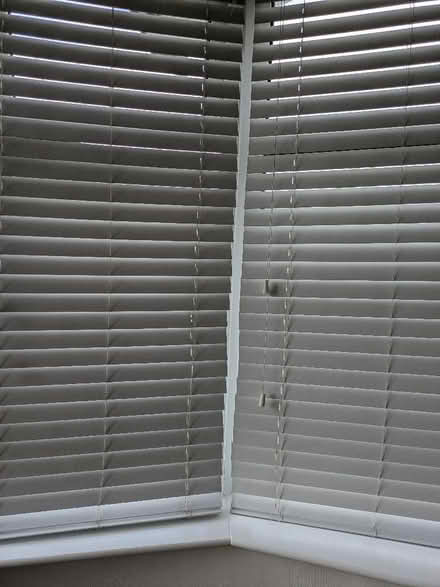 Photo of free 6 White Venetian blinds (Bounds Green N11) #1
