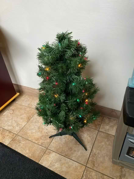 Photo of free table top christmas tree (Near murrysville) #1