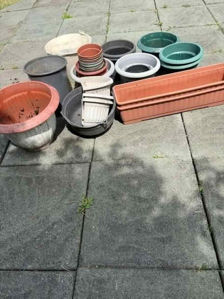 Photo of free Plant pots (Brandhall B68) #1