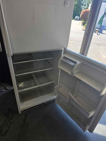 Photo of free Refrigerator (Everett/Lynnwood/Edmonds) #2