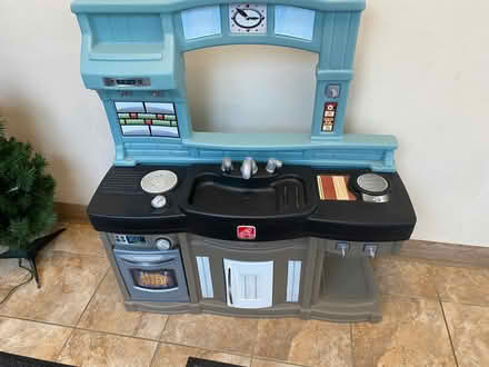 Photo of free kids kitchen (Near murrysville) #1