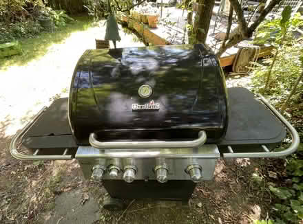 Photo of free Working Gas 4-Burner grill (Wallingford (Good Shepherd)) #1