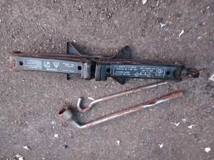 Photo of free Car jack (Belper DE56) #1