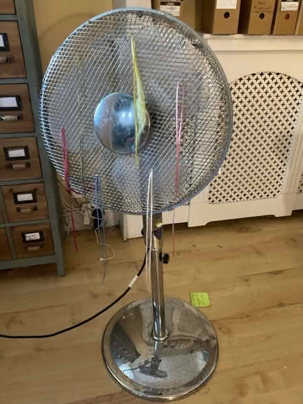 Photo of free 18” Fan (working but needs repair) (Wooburn Green, HP10) #2