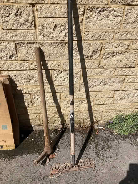 Photo of free Garden tools (Thorney Leys OX28) #1