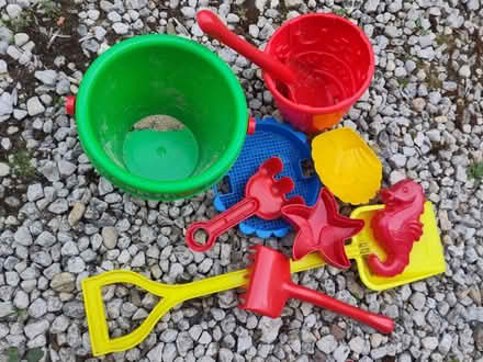 Photo of free 🏖️ Buckets & Spades + Moulds (Little Kingshill HP16) #1