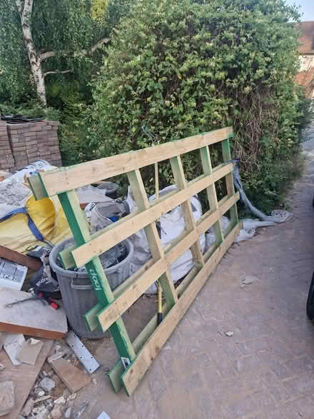 Photo of free 3 pallets (east leake LE12) #1