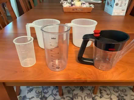 Photo of free fat separator and measuring cups (Rockville) #1