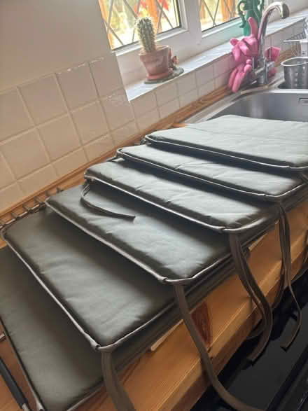 Photo of free 6 chair cushions, dark green (CT154BG) #1